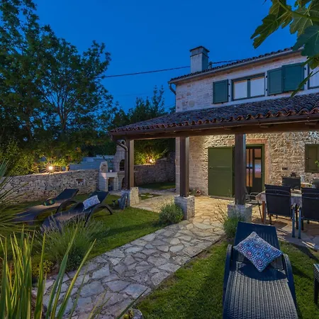 Villa Ana Rita For 6 People - Beautiful Rustical With Heated Pool & Jacuzzi In Istria *