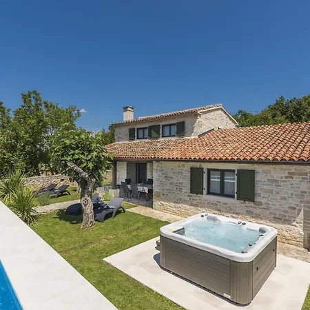 Villa Ana Rita For 6 People - Beautiful Rustical With Heated Pool & Jacuzzi In Istria Kanfanar
