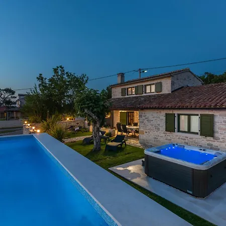 Ana Rita For 6 People - Beautiful Rustical With Heated Pool & Jacuzzi In Istria Villa Kanfanar